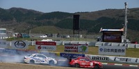 D1GP 2010 - Autopolis - Masayoshi Crown vs Saitou JZX100-20102704-0